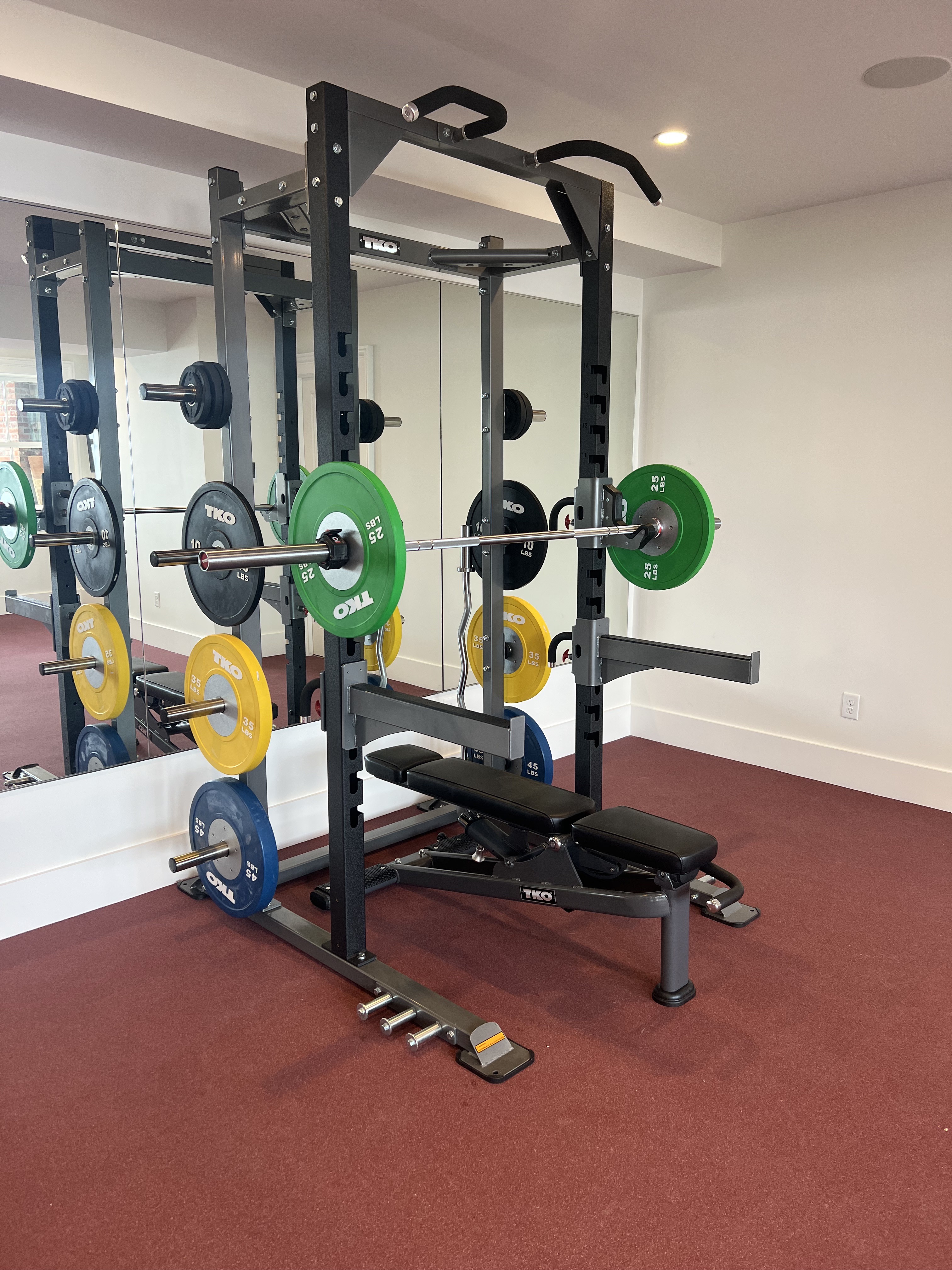 Weight lifting rig outlet