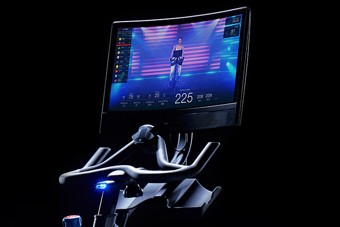 echelons-ex-8s-bike-boasts-a-curved-display-tron-light-cycle-looks