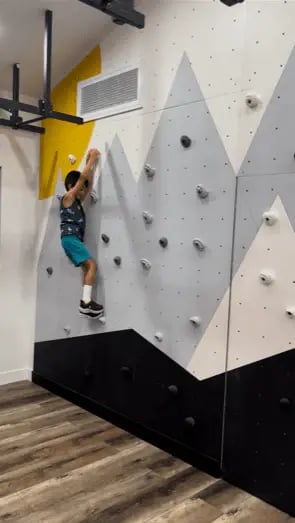 indoor-boulderingrockclimbingwall3themountaingrayngehomewallbuild-Wgh